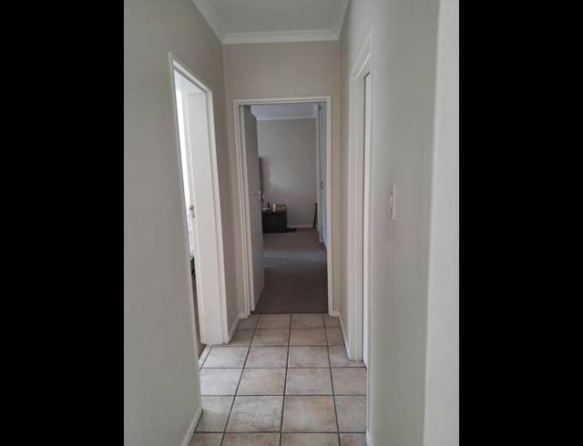 2 BEDROOM PROPERTY TO RENT IN VREDEHOEK